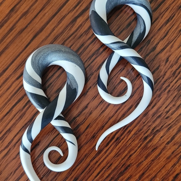 00g plugs (priced together) - Picture 4 of 5